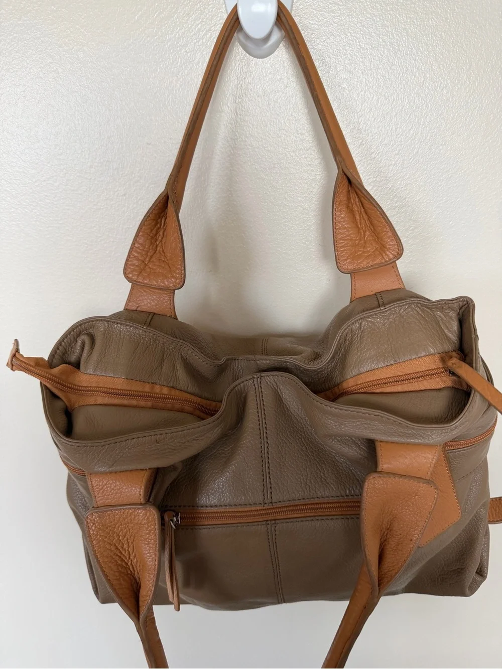 VERA PELLE ITALY Tan & Taupe Italian Leather Shoulder Bag